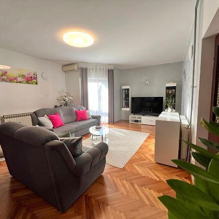 Apartment Tigo - 2 Bedrooms, 2 Bathrooms, Terrace And Big Garden 法扎纳 外观 照片